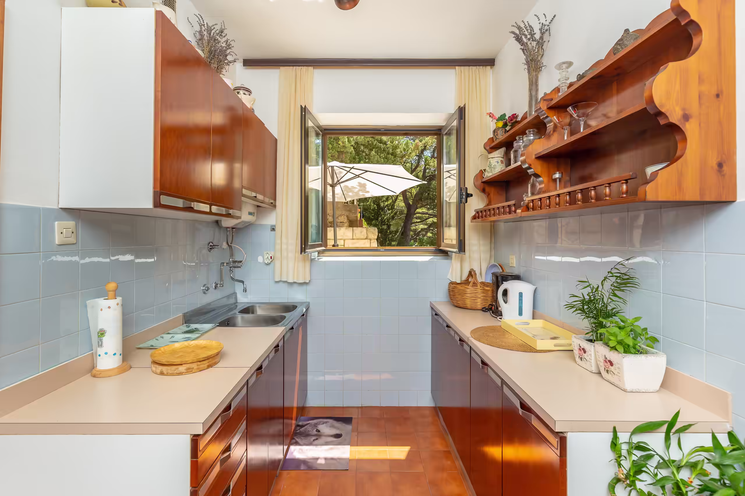 Fully equipped kitchen in Apartment Yadre